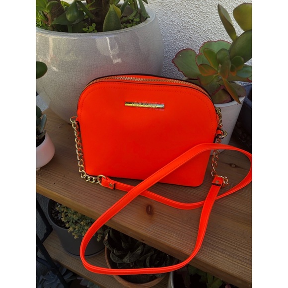 Steve Madden Handbags - NWT Steve Madden Orange Bmarilyn Purse
